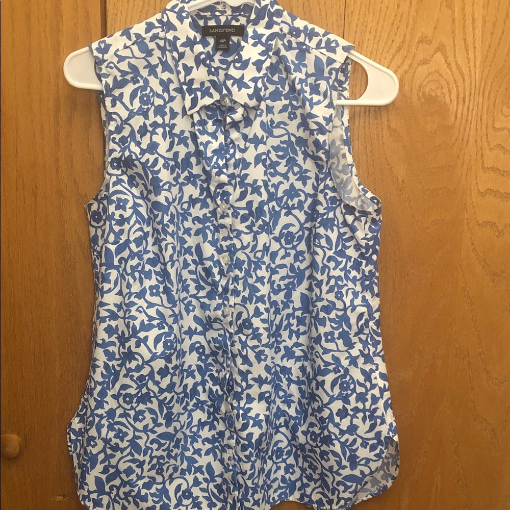 Lands' End Blue and White Floral Sleeveless Button-Up Tank size 10p